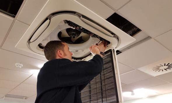 Heat pump and air conditioning servicing 